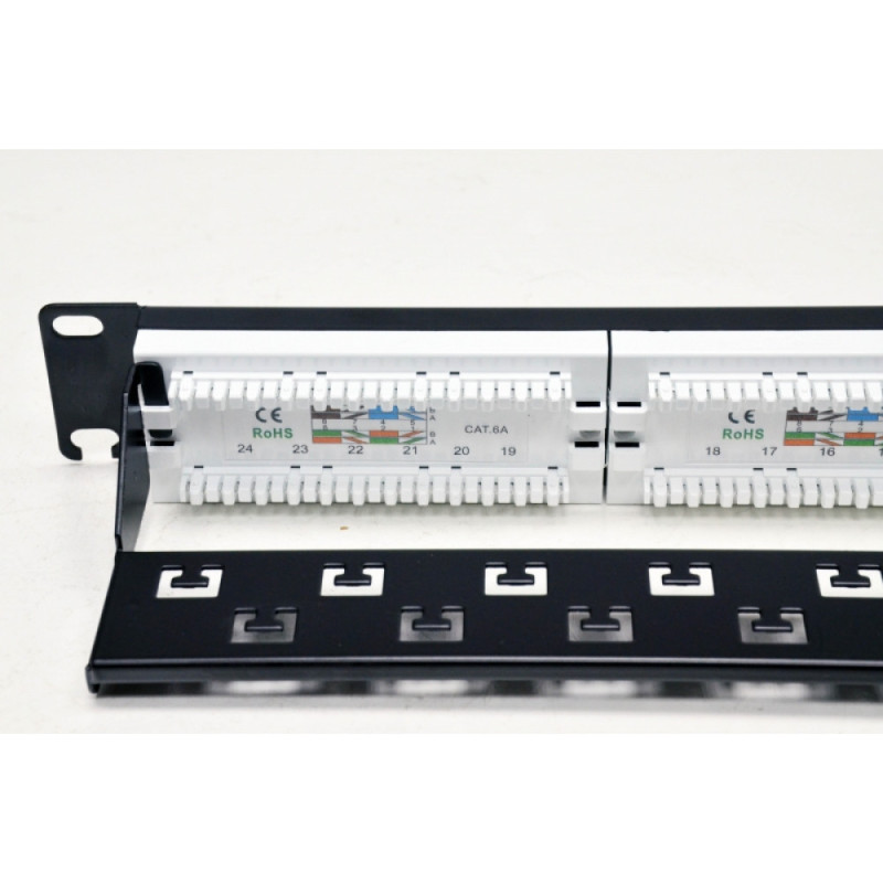 Патч-панель CMS 19" 24xRJ-45 UTP, кат. 6a с организатором кабеля и пластиковыми шторками