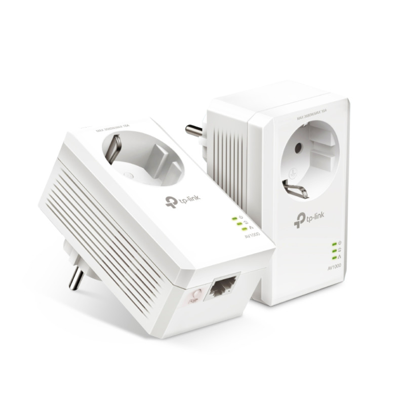 Комплект адаптеров TP-Link Powerline TL-PA7017P KIT со встроенной розеткой